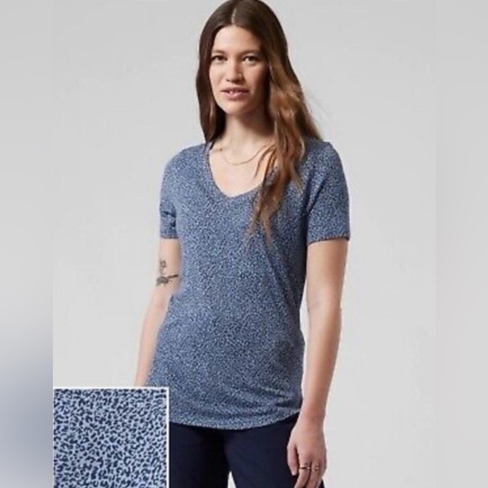 Athleta Blue Micro Cheetah V-Neck Breezy Tee L
